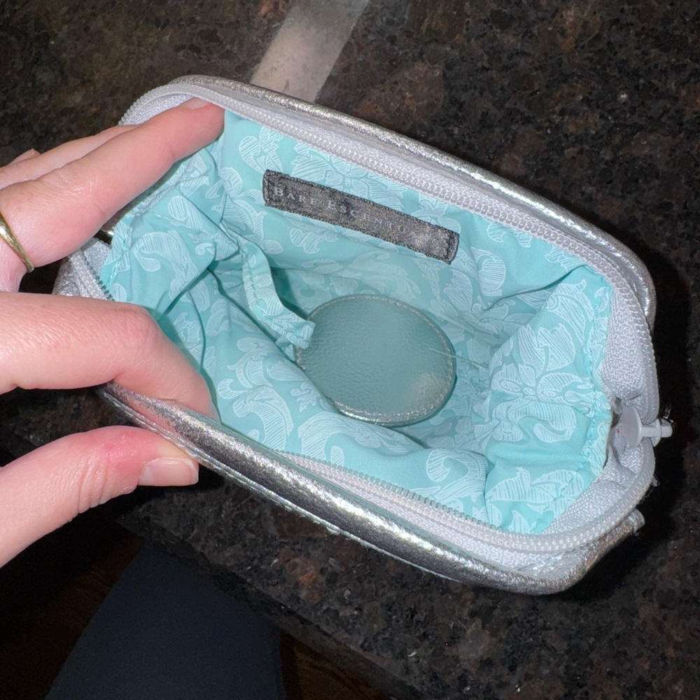 Bare Escentuals Silver Makeup Bag W Mirror - Picture 3 of 4